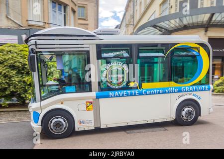 Kostenloser Elektrobus im Stadtzentrum - Limoges, Haute-Vienne (87), Frankreich. Stockfoto