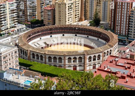 Eine Luftaufnahme der Stierkampfarena der Königlichen Kavallerie von Ronda in Malaga, Spanien Stockfoto