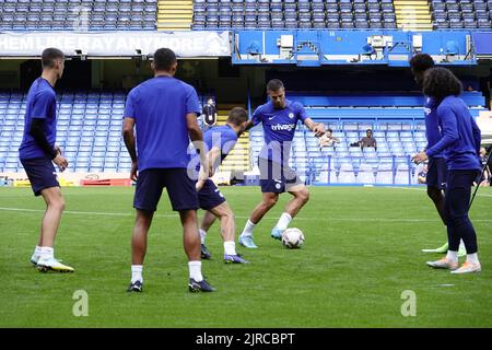 Fulham, London, Großbritannien. 23. August 2022. Die ersten Mannschaftsspieler des Chelsea Football Club trainieren auf ihrem Heimgelände, der Stamford Bridge, vor den Fans bei einem Training am Tag der offenen Tür. Kredit: Motofoto/Alamy Live Nachrichten Stockfoto