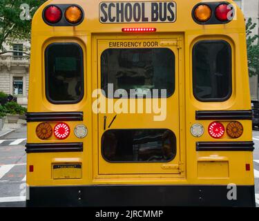 Rückansicht des Schulbusses (New York City, USA) Stockfoto
