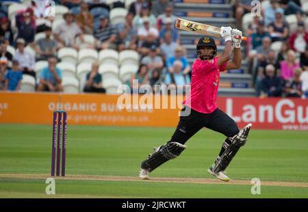 Cheteshwar Pujara trifft in Hove 100 gegen Middlesex in einem 50-Überspiel. Stockfoto