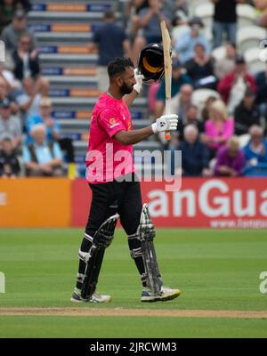 Cheteshwar Pujara trifft in Hove 100 gegen Middlesex in einem 50-Überspiel. Stockfoto