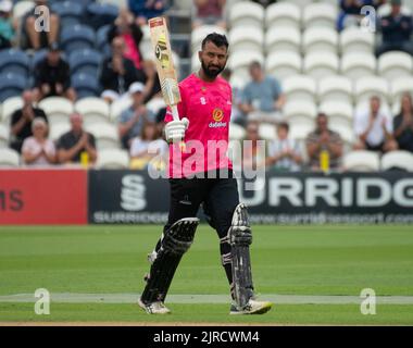 Cheteshwar Pujara trifft in Hove 100 gegen Middlesex in einem 50-Überspiel. Stockfoto