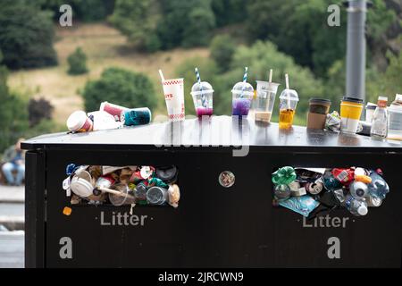 Edinburgh, Großbritannien. 23. August 2022. Müllstreik lässt auf den Straßen der schottischen Hauptstadt Müll ansammeln. Fotos Alamy/ Credit: Pauline Keightley/Alamy Live News Stockfoto