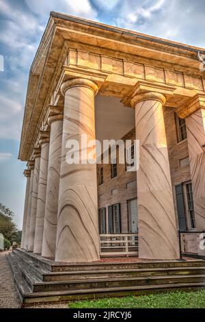 Der Säuleneingang zum Arlington House, das Robert E. Lee Memorial auf dem Arlington National Cemetery, Virginia. Stockfoto