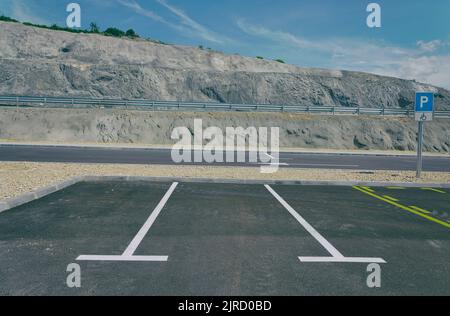 Baustelle einer Schnellstraße durch eine ländliche Gegend Stockfoto