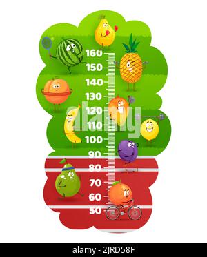 Glückliche Früchte auf einem Stadion Feld Kinder Höhenkarte. Vector Growth Meter mit Quitte, Wassermelone, Ananas und Banane, Pfirsich, Mango, Outdoor-Sport-Training mit Zitrone, Pflaume, Orange und Birne, Wandwaage Stock Vektor