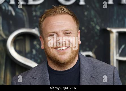 New York, Usa. 23. August 2022. Owain Arthur trifft am Dienstag, den 23. August 2022 in New York City, auf dem roten Teppich bei der New Yorker Vorführung von „The Herr der Ringe: The Rings of Power“ im Lincoln Center ein. Foto von John Angelillo/UPI Credit: UPI/Alamy Live News Stockfoto