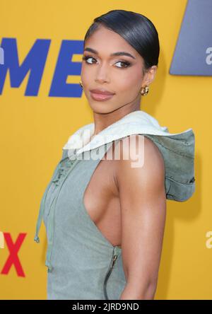 Westwood, USA. 23. August 2022. Lori Harvey kommt zur Premiere des Netflix-Films Me TIME, der am Dienstag, den 23. August 2022 im Regency Village Theatre in Westwood, CA, stattfand. (Foto: Juan Pablo Rico/Sipa USA) Quelle: SIPA USA/Alamy Live News Stockfoto