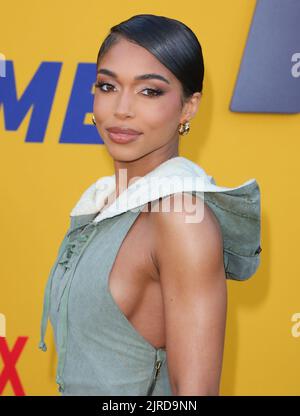 Westwood, USA. 23. August 2022. Lori Harvey kommt zur Premiere des Netflix-Films Me TIME, der am Dienstag, den 23. August 2022 im Regency Village Theatre in Westwood, CA, stattfand. (Foto: Juan Pablo Rico/Sipa USA) Quelle: SIPA USA/Alamy Live News Stockfoto