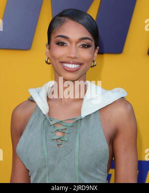 Westwood, USA. 23. August 2022. Lori Harvey kommt zur Premiere des Netflix-Films Me TIME, der am Dienstag, den 23. August 2022 im Regency Village Theatre in Westwood, CA, stattfand. (Foto: Juan Pablo Rico/Sipa USA) Quelle: SIPA USA/Alamy Live News Stockfoto