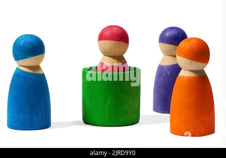 Menschen aller Art. Eine Serie von symbolischen Bildern von Holzmenschen. Stockfoto