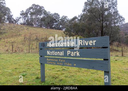 Abercrombie River National Park und Schild für den Park in der Region NSW, Australien an einem Wintertag Stockfoto