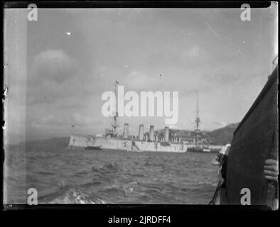 HMS Powerful, Neuseeland, von Fred Brockett. Stockfoto