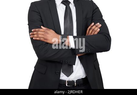 afroamerikanischer Geschäftsmann stehend isoliert auf weißem Hintergrund glückliches Gesicht lächelnd mit gekreuzten Armen Blick auf die Kamera. Positive Person. Stockfoto