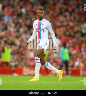 15 Aug 2022 - Liverpool gegen Crystal Palace - Premier League - Anfield Wilfried Zaha vom Crystal Palace während des Premier League-Spiels in Anfield. Picture : Mark Pain / Alamy Live News Stockfoto