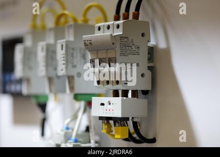 Elektrische modulare automatische Leistungsschalter Selektiver Fokus. Stockfoto