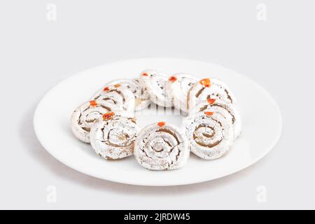 Indische Mithai Kaju Jalebi Auch Bekannt Als Kaju Katli, Kaju Dilkhush Ist Spiralförmig Süß Aus Cashew Nut Powder, Kajoo, Mawa, Mava, Malai, Khoya Stockfoto