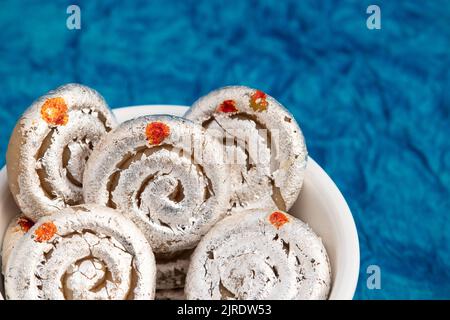 Indische Mithai Kaju Jalebi Auch Bekannt Als Kaju Katli, Kaju Dilkhush Ist Spiralförmig Süß Aus Cashew Nut Powder, Kajoo, Mawa, Mava, Malai, Khoya Stockfoto