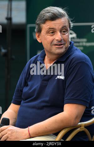 Marina Di Pietrasanta, Italien. 23. August 2022. Carlo Calenda Leiter der azione bei der Sitzung caffè der Versiliana. Auf dem Foto Carlo Calenda Credit: Stefano Dalle Luche/Alamy Live News Stockfoto