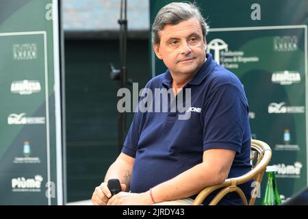 Marina Di Pietrasanta, Italien. 23. August 2022. Carlo Calenda Leiter der azione bei der Sitzung caffè der Versiliana. Auf dem Foto Carlo Calenda Credit: Stefano Dalle Luche/Alamy Live News Stockfoto