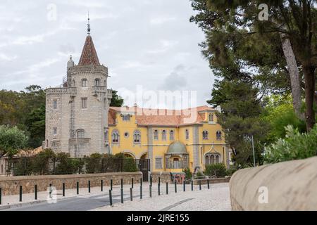 Eine malerische Aussicht auf das Condes de Castro Guimaraes Palace Museum in Cascais, Portugal Stockfoto