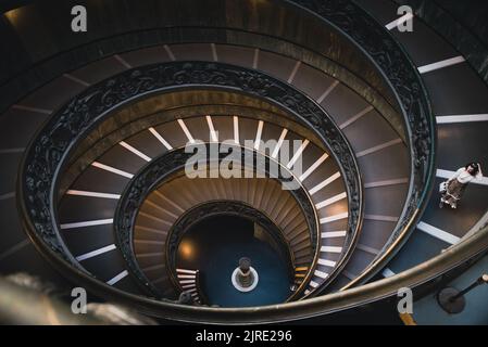 Doppelte Wendeltreppe, im Museum Pio-Clementine und allgemein als „Bramante-Treppe“ bezeichnet Stockfoto