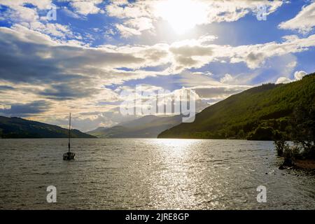 Blick auf Loch Earn von St. Fillans, Schottland, Großbritannien Stockfoto