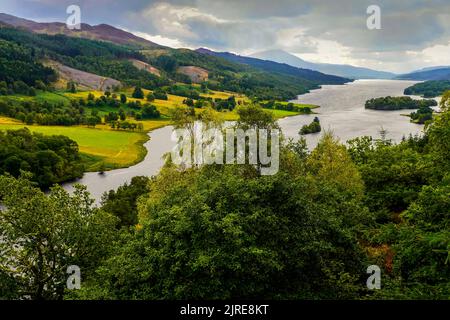 Erhöhter Blick über Loch Tummel, in der Nähe von Pitlochry, Perth und Kinross, Schottland, Großbritannien Stockfoto