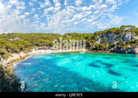 Landschaft mit Strand Cala Macarella, Insel Menorca, Spanien Stockfoto