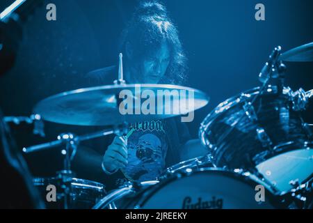 Kopenhagen, Dänemark. 23. August 2022. Die japanische Instrumental-Rockband Mono spielt ein Live-Konzert im Pumpehuset in Kopenhagen. Hier ist Drummer Dahm Majuri Cipolla live auf der Bühne zu sehen. (Foto: Gonzales Photo/Alamy Live News Stockfoto