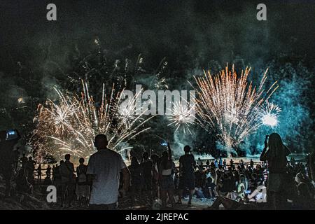 Sitges 24-08-2022 Fuegos artificiales de la Fiesta Mayor de Sitges ha sido deklara Stockfoto