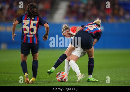 MAPI Leon vom FC Barcelona und Faustina Robert vom Montepellier Herautl SC beim Pokalspiel der Joan Gamper Damen zwischen dem FC Barcelona und dem Montpellier Herault SC spielten am 23. August 2022 im Johan Cruyff Stadium in Barcelona, Spanien. (Foto von Bagu Blanco / PRESSIN) Stockfoto