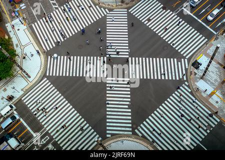 Tokio, Japan. 24. August 2022. Kreuzung Sukiyabashi von der Metropolregion Tokio aus gesehen. (Foto von James Matumoto/SOPA Images/Sipa USA) Quelle: SIPA USA/Alamy Live News Stockfoto