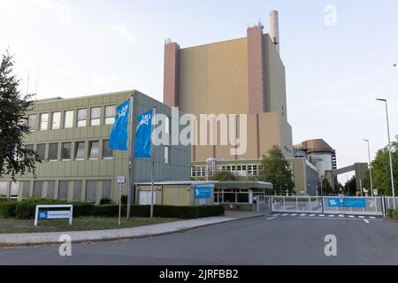 Petershagen, Deutschland. 23. August 2022. Blick auf das Heyden Steinkohlekraftwerk. Um Erdgas zu sparen, steht ein weiteres Steinkohlekraftwerk aus der Reserve in Deutschland vor dem Neustart. Es handelt sich um das Heyden-Kraftwerk in Petershagen, Nordrhein-Westfalen, an der Grenze zu Niedersachsen. Laut Betreiber Uniper soll die Markteinführung vom kommenden Montag bis Ende April 2023 wieder aufgenommen werden. Quelle: Friso Gentsch/dpa/Alamy Live News Stockfoto