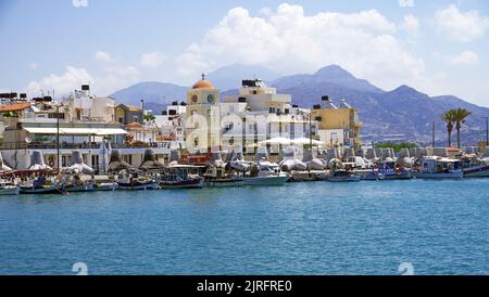 Fischerboote im Hafen von Ierapetra, der schönsten Stadt Griechenland, Kreta, Griechenland, Europa | Fischerboote im Hafen von Ierapetra, Th Stockfoto