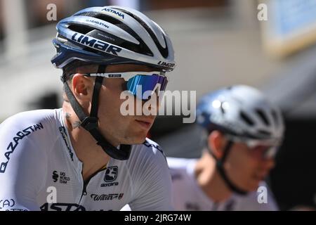 Kasachisch Alexey Lutsenko von Astana Qazaqstan, abgebildet am Beginn der Etappe 5 der Ausgabe 2022 der "Vuelta a Espana", Rundfahrt durch Spanien, von Irun nach Bilbao (187,2 km), Spanien, Mittwoch, 24. August 2022. BELGA FOTO DAVID STOCKMAN Stockfoto