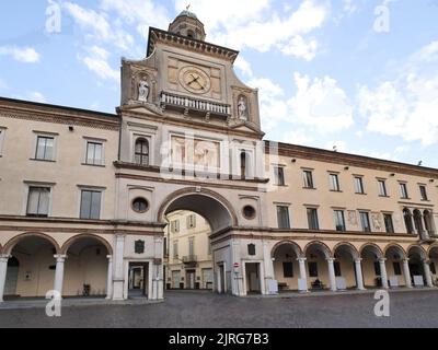 Torrazzo-Bogen im Kuppelplatz, Crema, Cremona, Lombardei, Italien Stockfoto