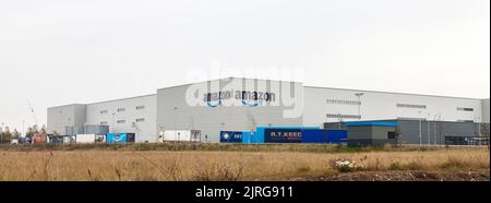 Das neue Amazon-Versandzentrum im Symmetry Park in Darlington, England, Großbritannien Stockfoto