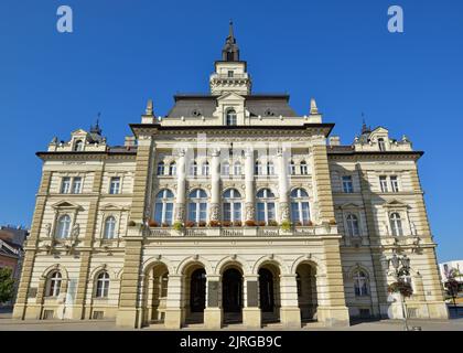 Rathaus, Platz Der Freiheit, Novi Sad, Serbien. Ein monumentales Neorenaissance-Gebäude im Stadtzentrum Stockfoto