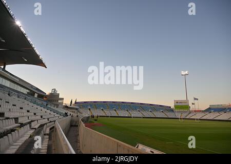 Abbildung Bild zeigt das Stadion vor einer Trainingseinheit des belgischen Fußballteams KAA Gent in Nikosia, Zypern am Mittwoch, 24. August 2022. Morgen wird Gent den zypriotischen Club Omonia Nicosia in der Rückrunde der Play-offs für den Wettbewerb der UEFA Europa League spielen. BELGA FOTO DAVID CATRY Stockfoto