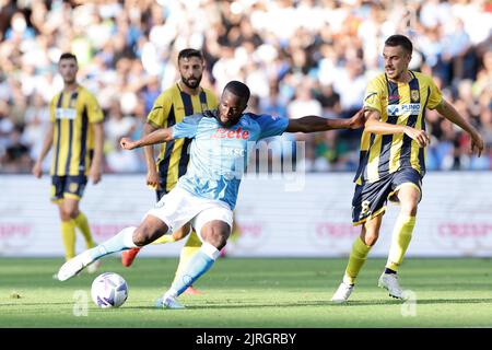 Napoli, Italien. 24. August 2022. Tanguy Ndombele von SSC Napoli beim Fußballfreundschaftsspiel zwischen SSC Napoli und SS Juve Stabia im Diego Armando Maradona Stadion in Napoli (Italien), 24.. August 2022. Foto Cesare Purini/Insidefoto Kredit: Insidefoto di andrea staccioli/Alamy Live News Stockfoto