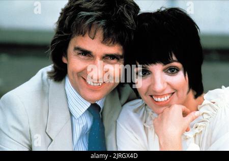 DUDLEY MOORE, Liza Minnelli, Arthur, 1981 Stockfoto