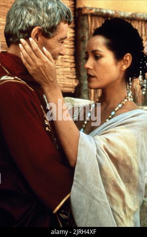 PETER O'Toole, BARBARA CARRERA, die Antagonisten, 1981 Stockfoto