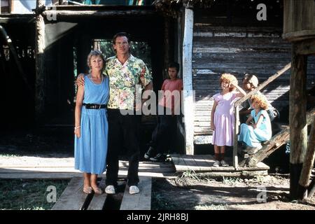 HELEN MIRREN, HARRISON FORD, RIVER PHOENIX, REBECCA GORDON, JADRIEN STEELE, HILARY GORDON, DIE MOSKITOKÜSTE, 1986 Stockfoto