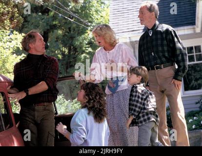 JOHN LITHGOW, MARGARET LANGRICK, MELINDA DILLON, JOSHUA RUDOY, DON AMECHE, BIGFOOT und die HENDERSONS, 1987 Stockfoto