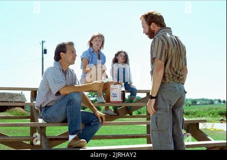 KEVIN COSTNER, AMY MADIGAN, GABY HOFFMANN, TIMOTHY BUSFIELD, FELD DER TRÄUME, 1989 Stockfoto