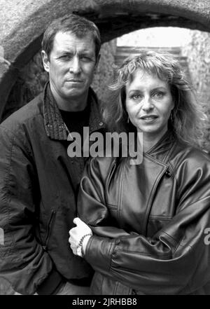 JOHN NETTLES, LIZA GODDARD, Bergerac, 1987 Stockfoto