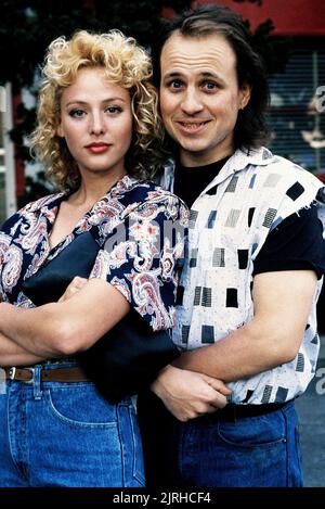 VIRGINIA MADSEN, BOB GOLDTHWAIT, heiß auf Trab, 1988 Stockfoto