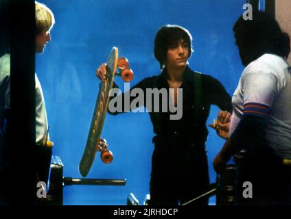 SCOTT BAIO MIT SKATEBOARD, FÜCHSE, 1980 Stockfoto